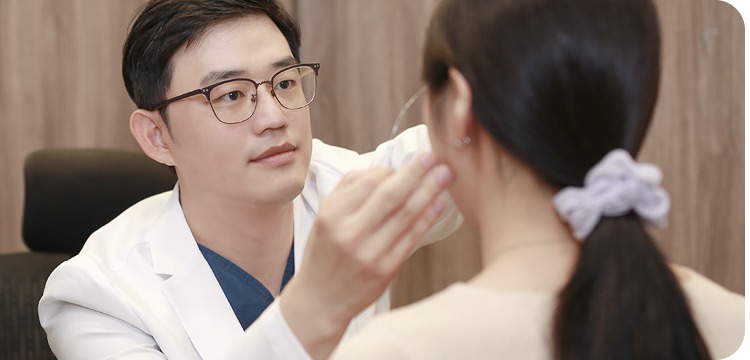 얼굴 비율에 맞춘 쌍꺼풀 라인 상담