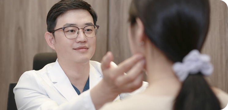 전문의와 1:1 상담 및 분석 모습
