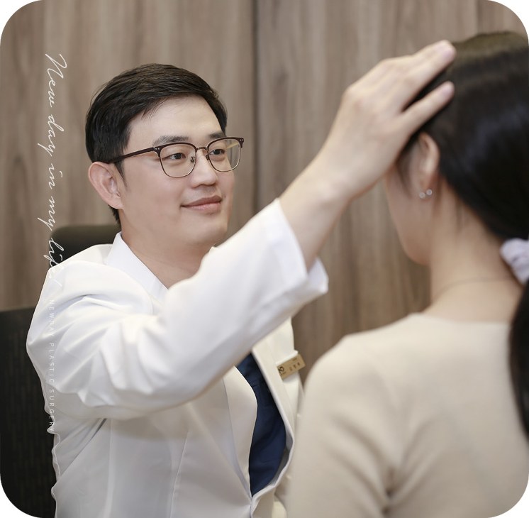 뉴데이성형외과 전문의 상담 모습