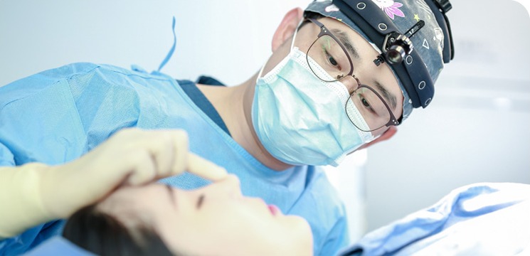 코성형 수술 집도 모습